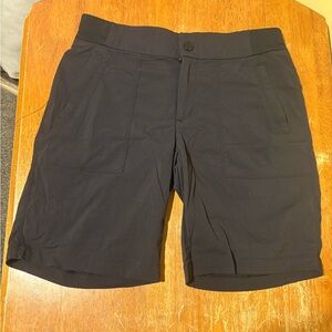 Athleta Metro Downtown Bermuda shorts